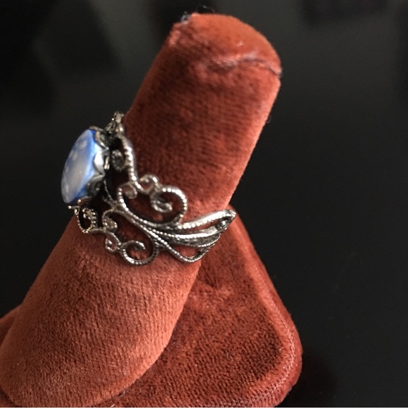 2 Rings - Picture 5 of 13